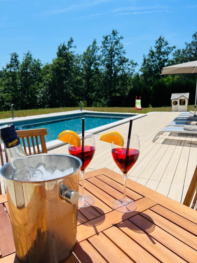 Vila Prisunca Jacuzzi & Swimming Pool بازين المظهر الخارجي الصورة