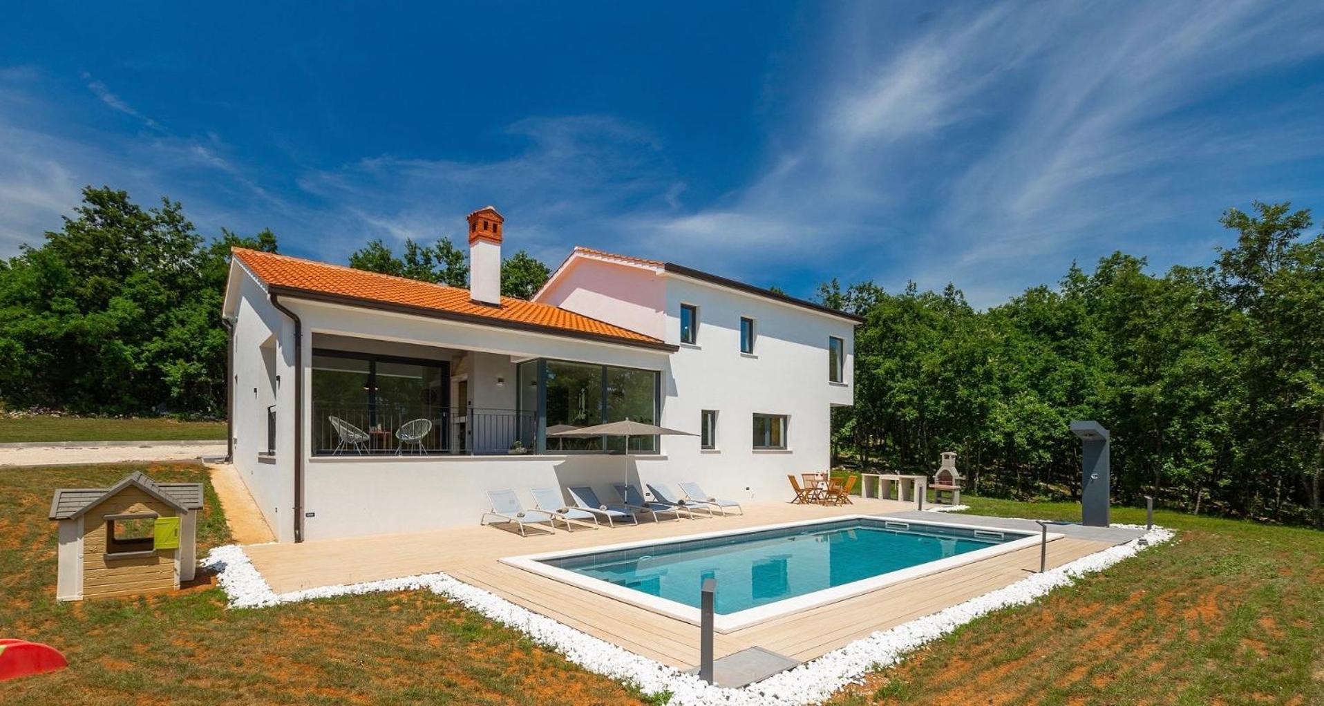Vila Prisunca Jacuzzi & Swimming Pool بازين المظهر الخارجي الصورة