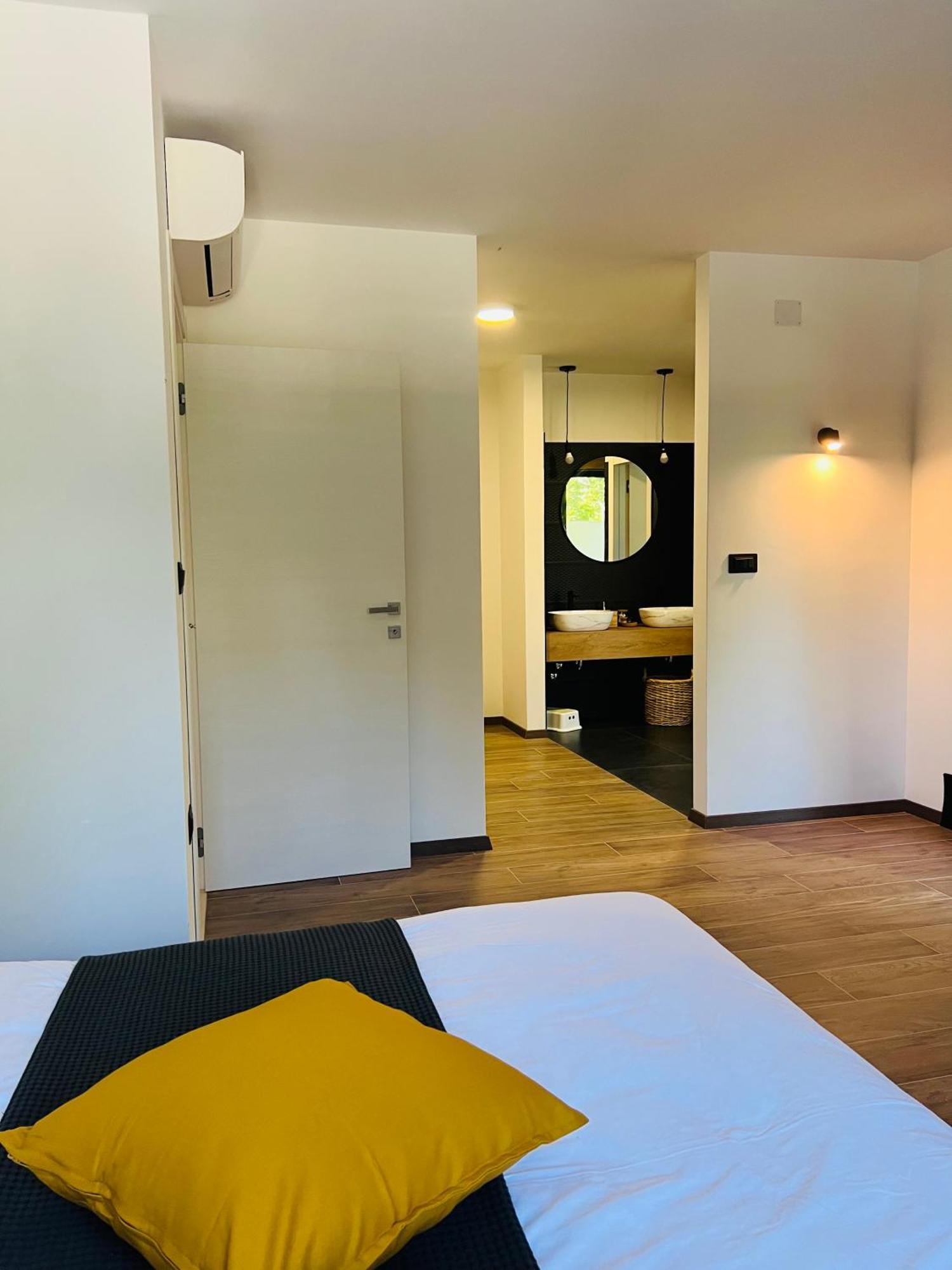 Vila Prisunca Jacuzzi & Swimming Pool بازين المظهر الخارجي الصورة